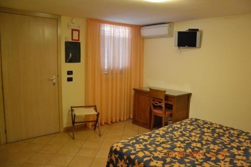 Hotel La Locanda Del Borgo Rome Exterior photo