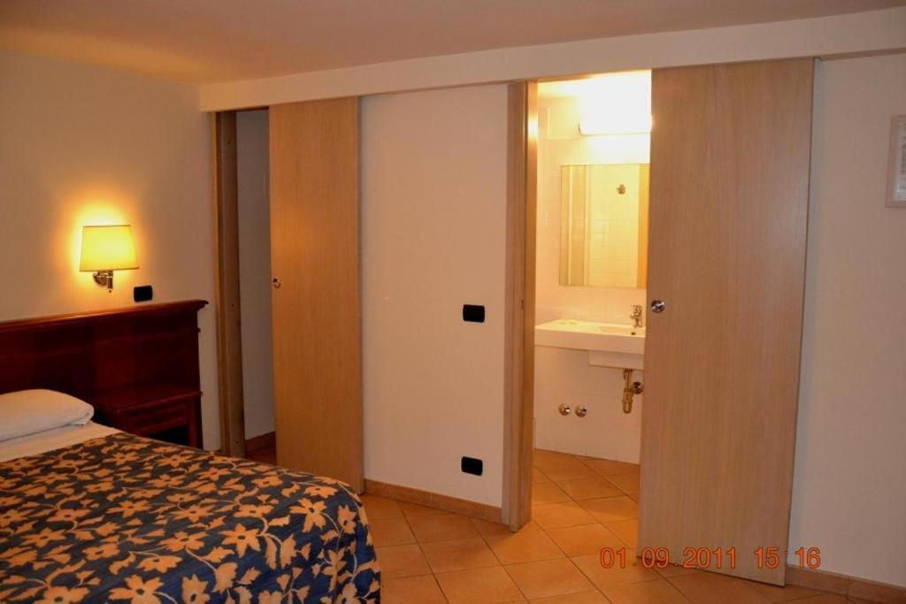 Hotel La Locanda Del Borgo Rome Exterior photo