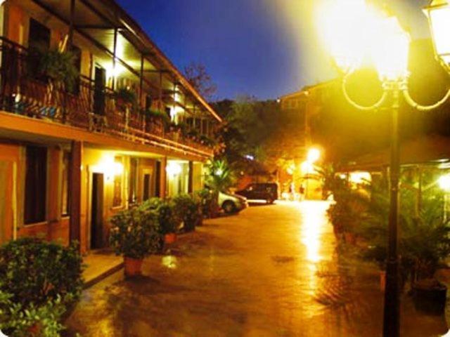 Hotel La Locanda Del Borgo Rome Exterior photo